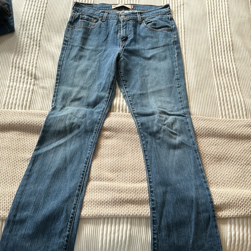 Levi Women’s Nouveau Bootcut jeans in medium blue wash size 10M